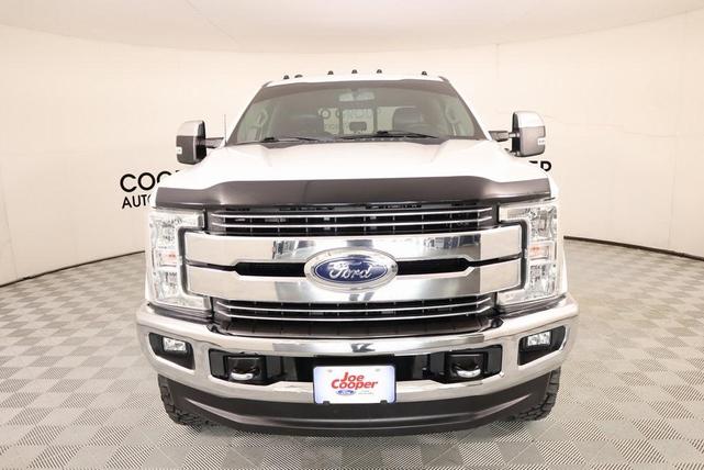Photo of 2017 Oxford White Ford F-250