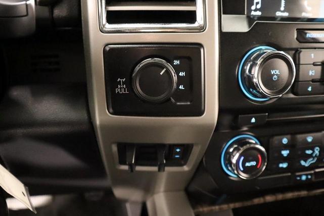 Photo of 2017 Oxford White Ford F-250