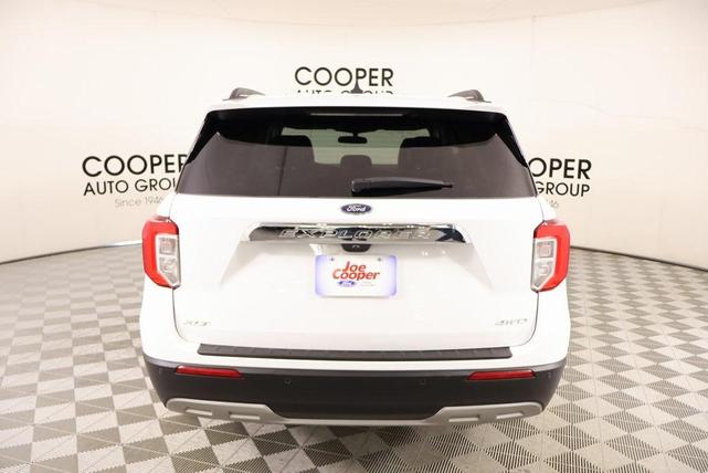 Photo of 2024 Oxford White Ford Explorer