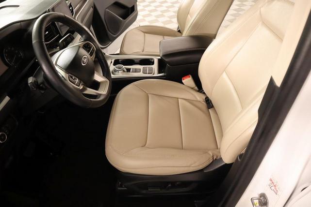 Photo of 2024 Oxford White Ford Explorer