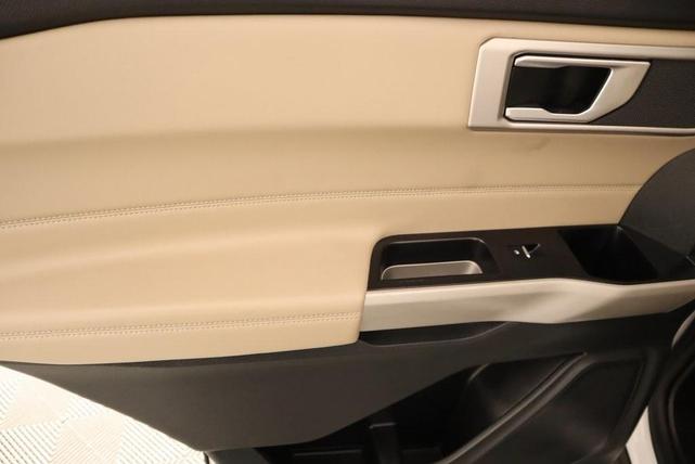 Photo of 2024 Oxford White Ford Explorer