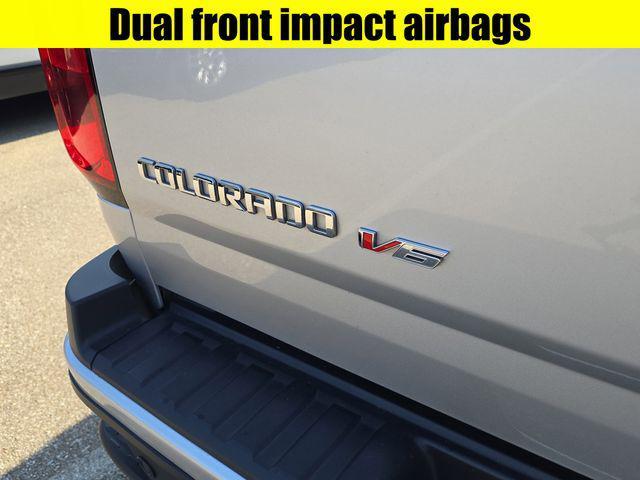 Photo of 2019 Silver Ice Metallic Chevrolet Colorado