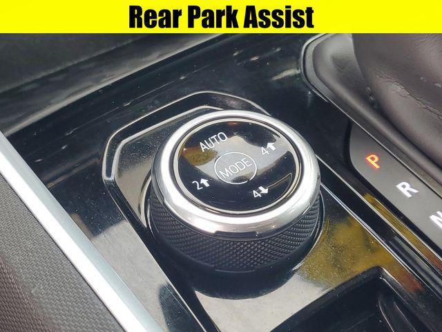 Photo of 2023 Summit White Chevrolet Colorado