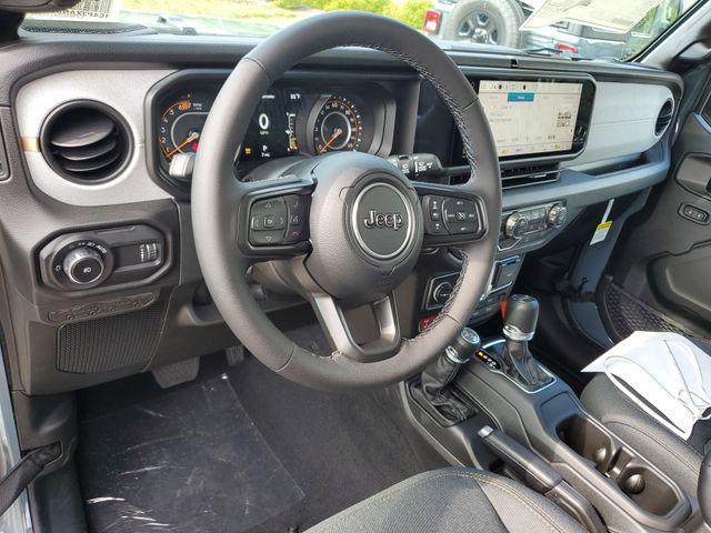 Photo of 2025 Anvil Clearcoat Jeep Wrangler