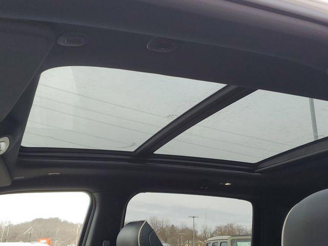 Photo of 2025 Bright White Clearcoat RAM 1500