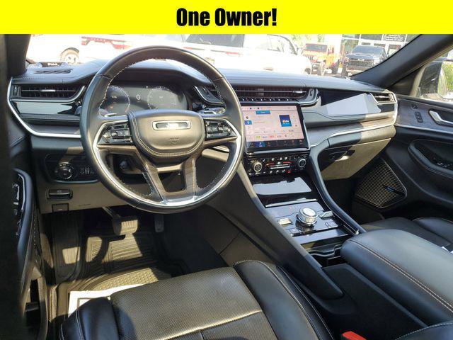 Photo of 2022 Bright White Clearcoat Jeep Grand Cherokee