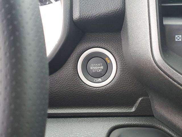 Photo of 2025 Bright White Clearcoat RAM 1500
