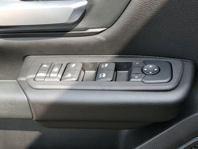 Photo of 2025 Bright White Clearcoat RAM 1500