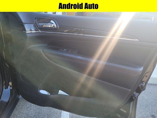 Photo of 2019 Diamond Black Crystal Pearlcoat Jeep Grand Cherokee