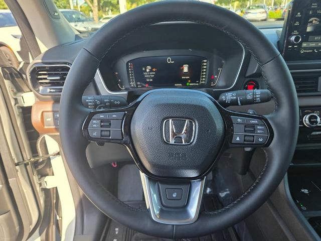 Photo of 2025 Platinum White Pearl Honda Pilot