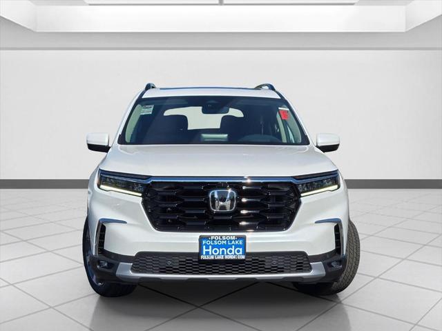 Photo of 2025 Platinum White Pearl Honda Pilot