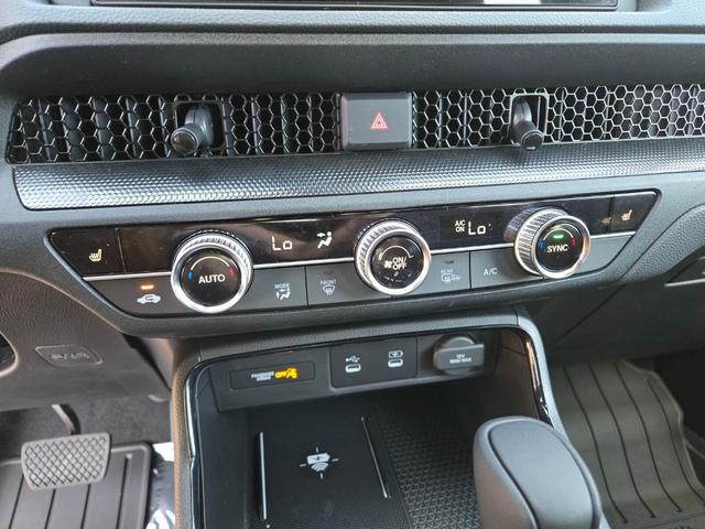 Photo of 2026 Urban Gray Pearl Honda CR-V Hybrid