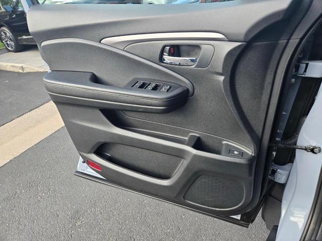 Photo of 2024 Sonic Gray Pearl Honda Ridgeline