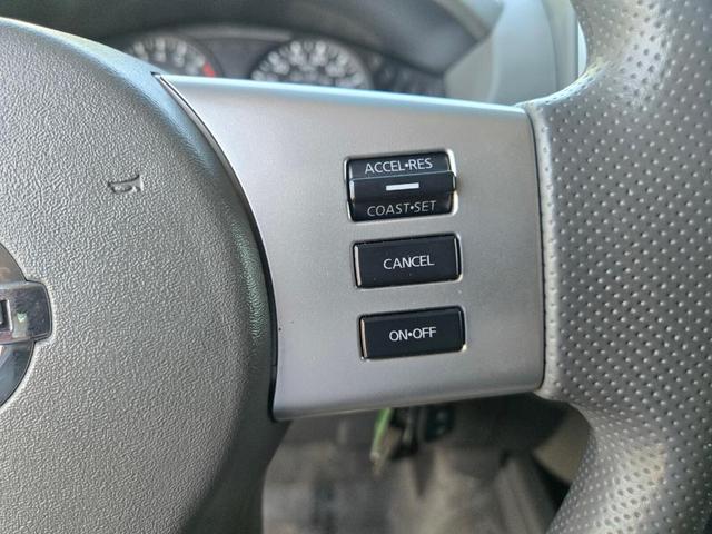 Photo of 2013 Brilliant Silver Nissan Frontier