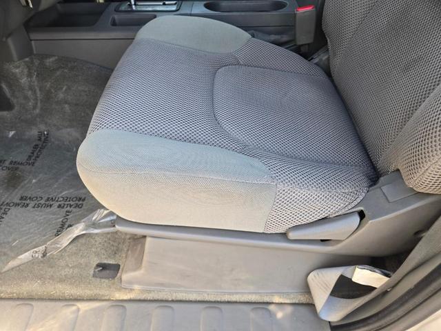 Photo of 2013 Brilliant Silver Nissan Frontier
