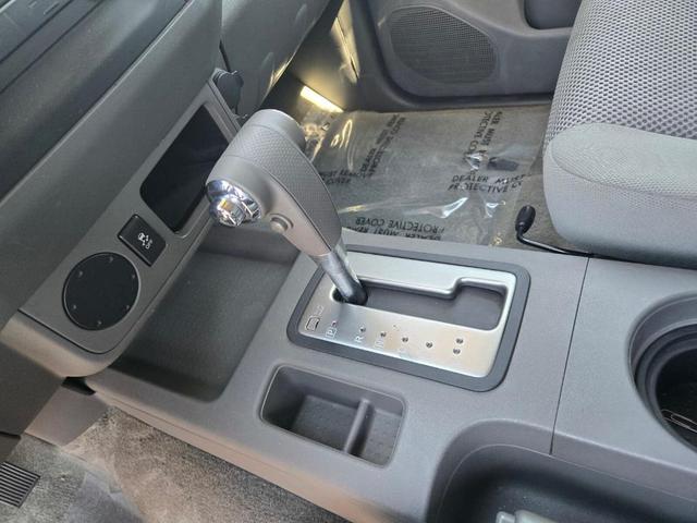 Photo of 2013 Brilliant Silver Nissan Frontier