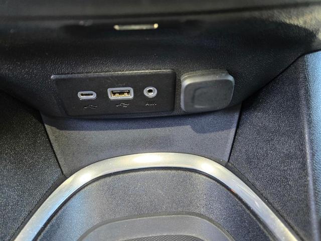 Photo of 2022 White Chevrolet Malibu