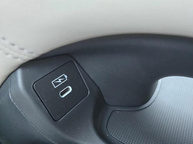 Photo of 2026 Solar Silver Metallic Honda HR-V