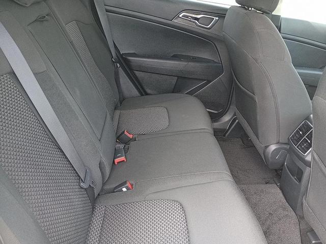 Photo of 2024 Snow White Pearl Kia Sportage