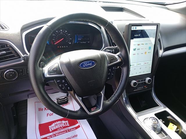 Photo of 2021 Black Metallic Ford Edge