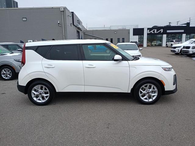 Photo of 2021 Snow White Pearl Kia Soul
