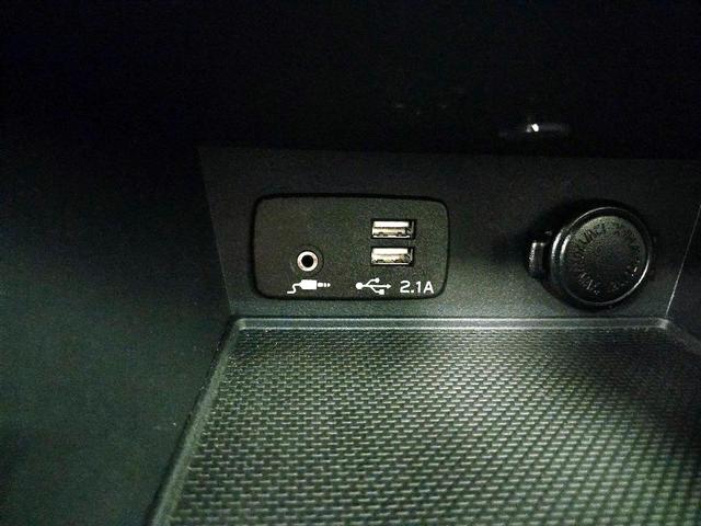 Photo of 2021 White Subaru Crosstrek