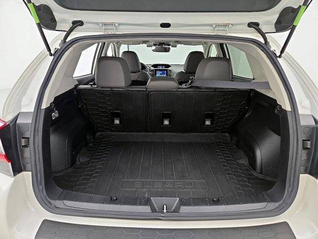 Photo of 2021 White Subaru Crosstrek