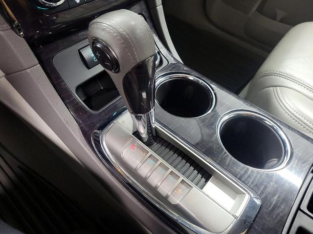 Photo of 2017 White Buick Enclave