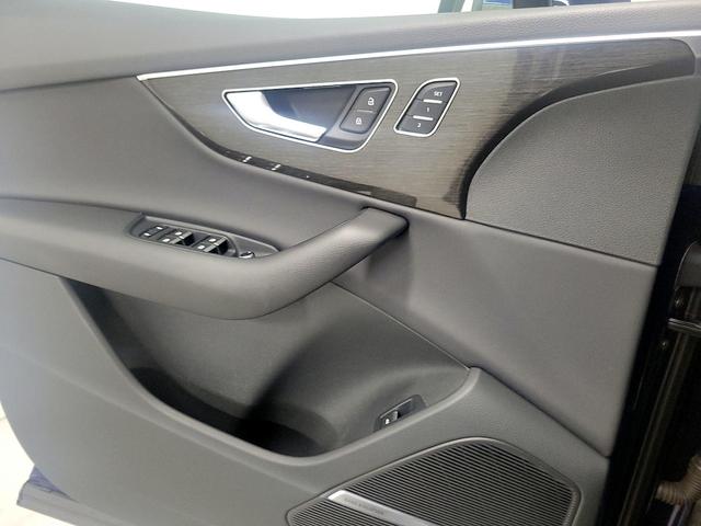 Photo of 2021 Blue Audi Q7