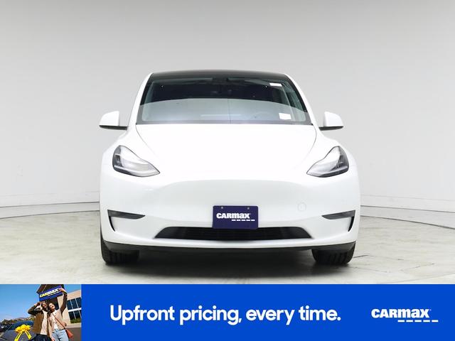 Photo of 2021 White Tesla Model Y