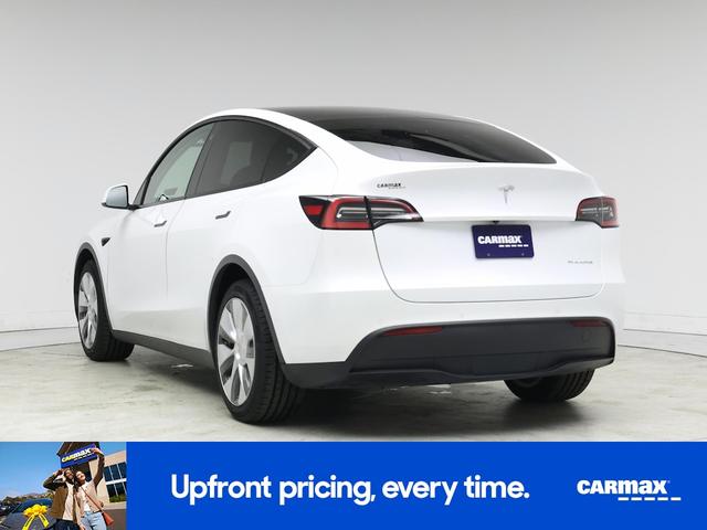 Photo of 2021 White Tesla Model Y