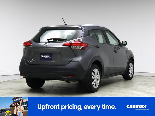 Photo of 2019 Gray Nissan Kicks