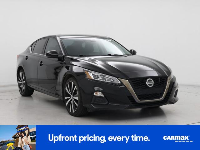 Photo of 2021 Black Nissan Altima