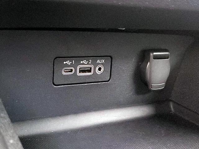Photo of 2021 Black Nissan Altima