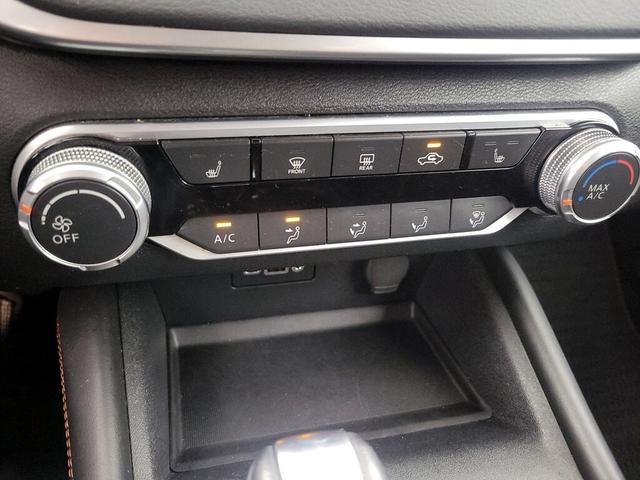 Photo of 2021 Black Nissan Altima