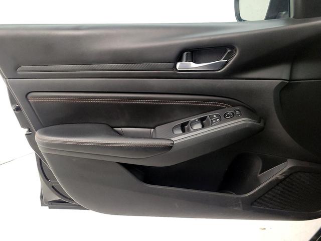 Photo of 2021 Black Nissan Altima
