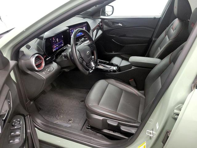 Photo of 2024 Green Chevrolet Trax