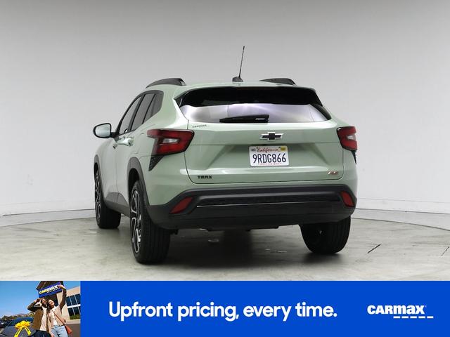 Photo of 2024 Green Chevrolet Trax