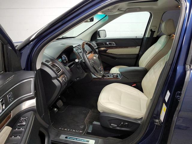 Photo of 2016 Blue Ford Explorer