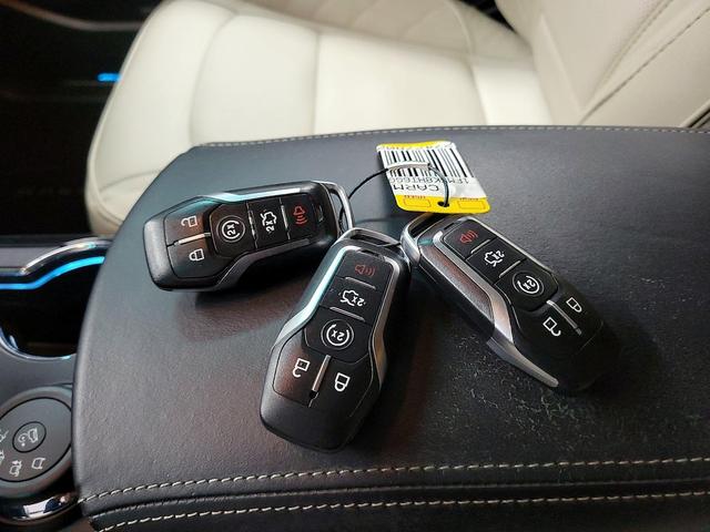Photo of 2016 Blue Ford Explorer