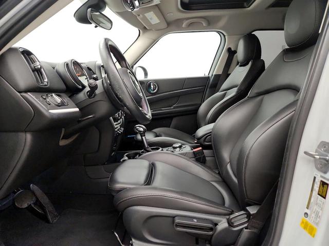 Photo of 2019 White MINI Countryman