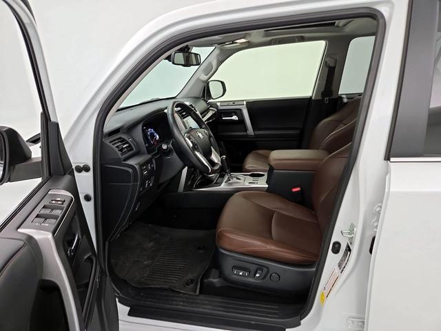 Photo of 2024 Pearl Toyota 4Runner