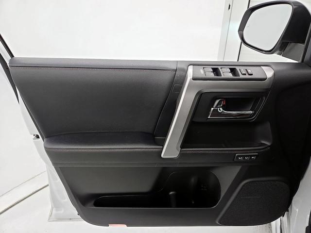 Photo of 2024 Pearl Toyota 4Runner