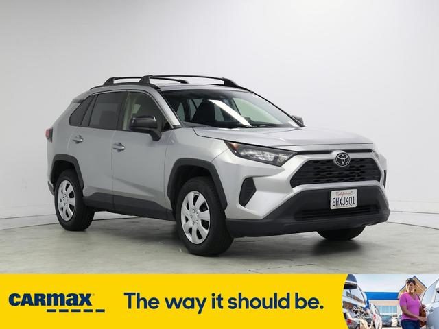 Photo of 2019 Silver Toyota RAV4