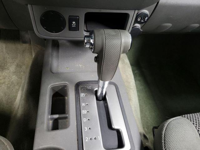Photo of 2017 Gray Nissan Frontier