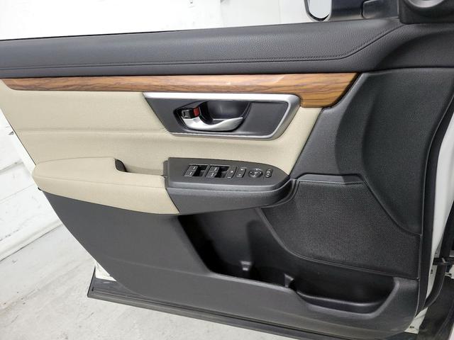Photo of 2018 White Honda CR-V