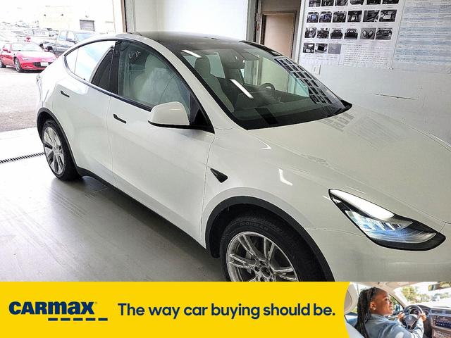 Photo of 2020 White Tesla Model Y