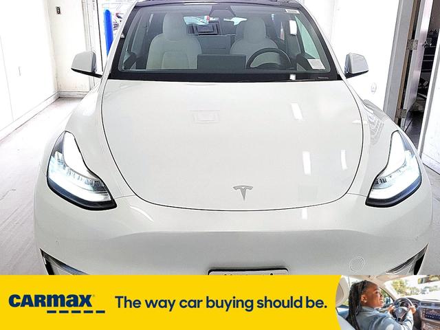 Photo of 2020 White Tesla Model Y