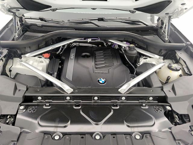 Photo of 2022 White BMW X5