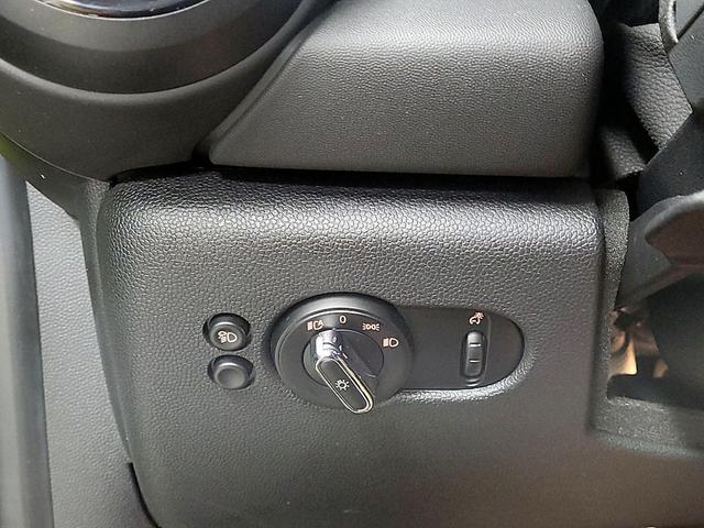 Photo of 2023 Yellow MINI Hardtop